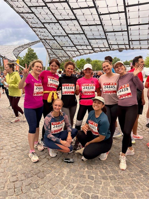 Gemeinsam fit - Lehrkräfte der Grundschule Garching-West beim B2Run