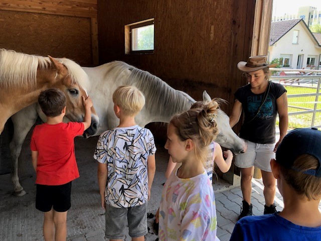 Ausflug der Klasse 2b zur Kinder- und Jugendfarm